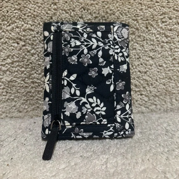 Vera Bradley Euro Wallet- Chandelier Noir - Picture 3 of 5
